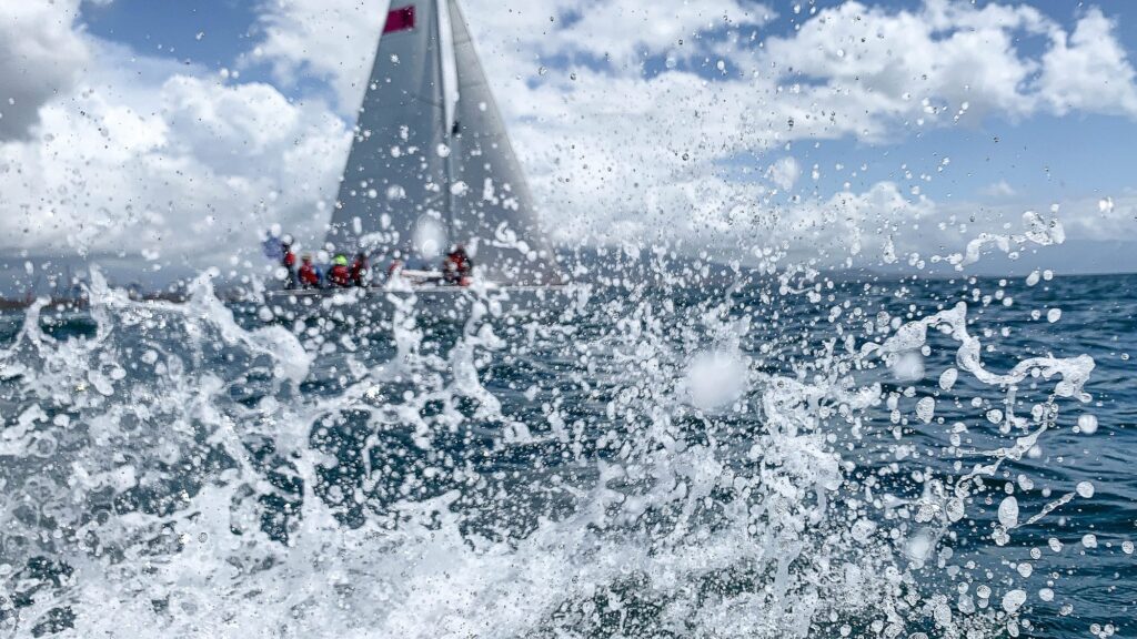 Regata tra gli spruzzi – Forum Sailing Cup 2019 Napoli, Comunicazione Italiana. Foto di Salvatore Geremicca, GereBros